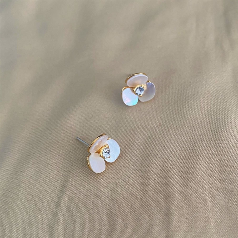 Kate Spade 2 in 1 Flower and Pearl Earrings 🌸 - Picture 9 of 11